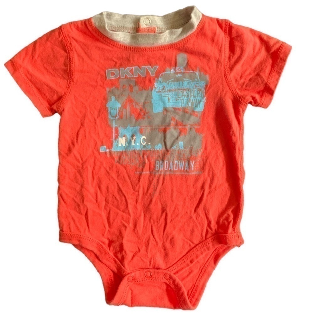 DKNY NY Broadway Short Sleeve Onesie Size 6-9Mos